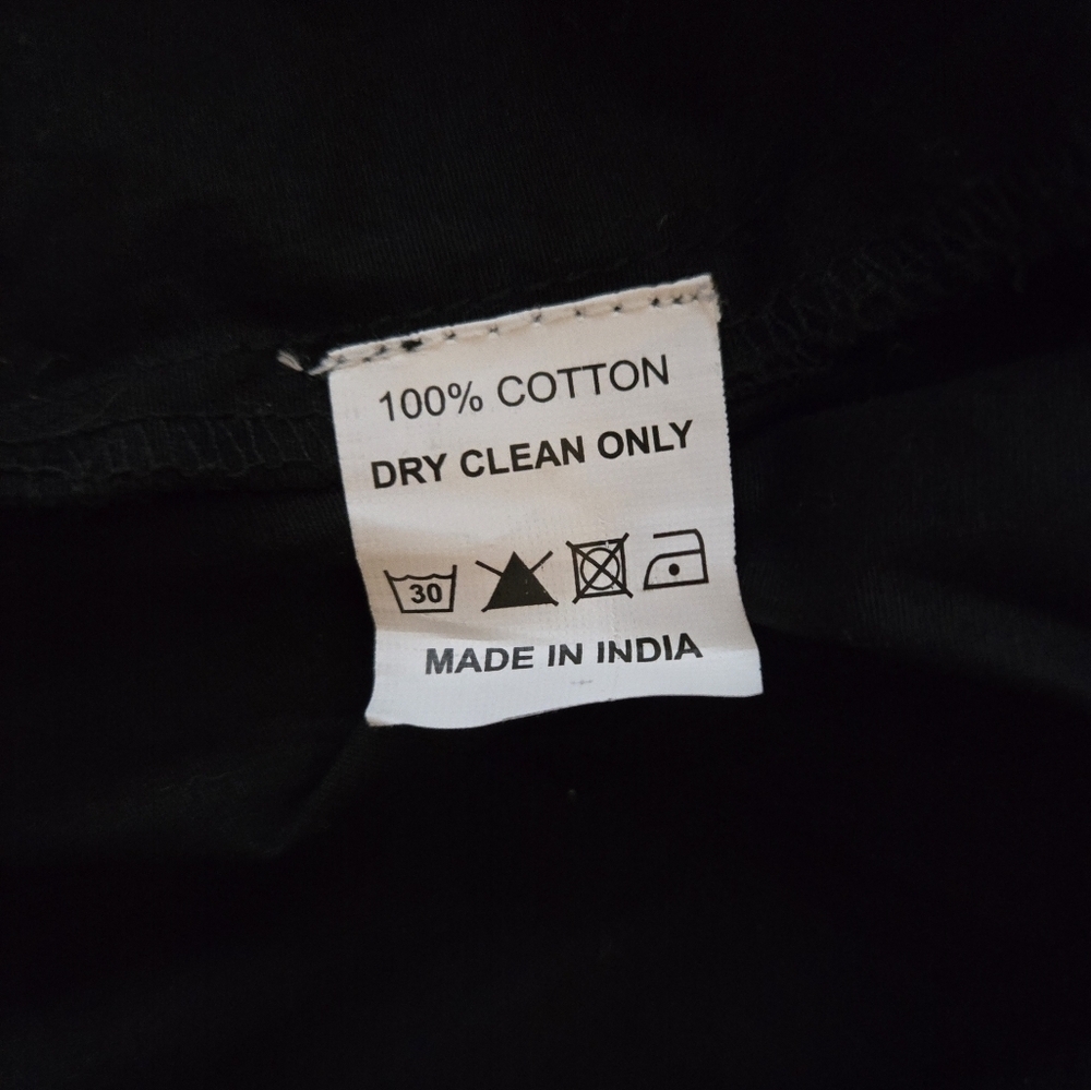 Black Button-Up Crop Top - Picture 4 of 4